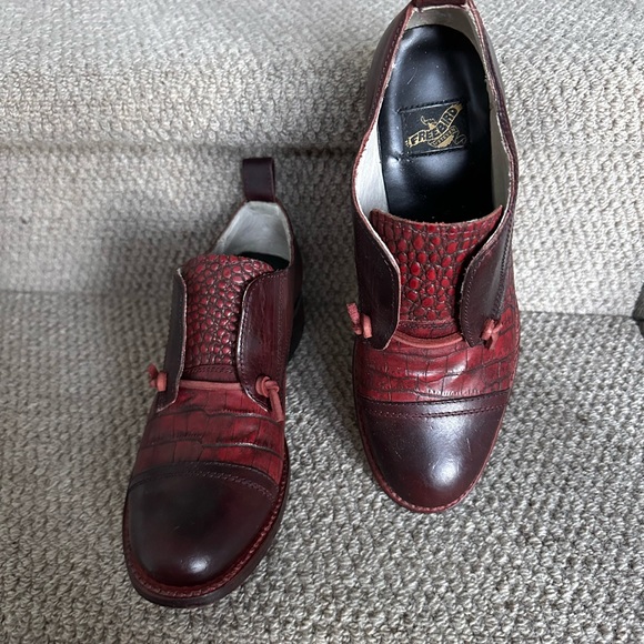 Freebird by Steven Shoes - Freebird Mabel size 8 leather women’s Oxford shoe